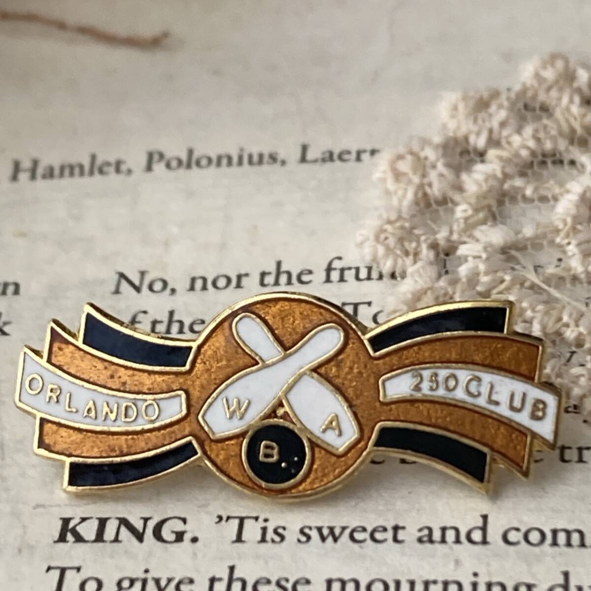 ヴィンテージピンバッジ アメリカ ボーリングピン orland 250club 小さめ ゴールドトーン☆vintage accessoriesR0720 拍卖