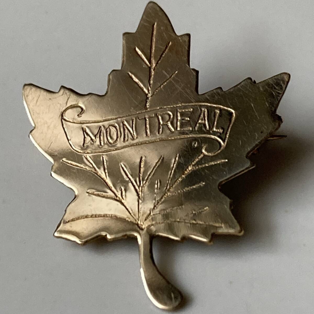 ピンバッジ カナダ モントリオール メープルリーフCANADA PIN BADGE. MONTREAL. MAPLE LEAF☆vintage accessories R0722拍卖