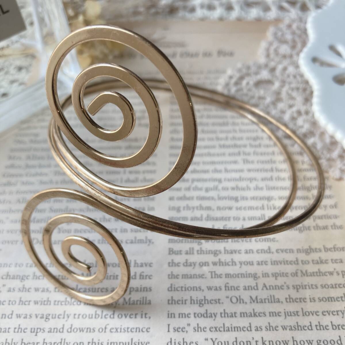 メタリックアームカフ ボヘミアン ゴールド 調節可能 上腕バンド パーティージュエリー☆vintage jewelry accessories R0852拍卖