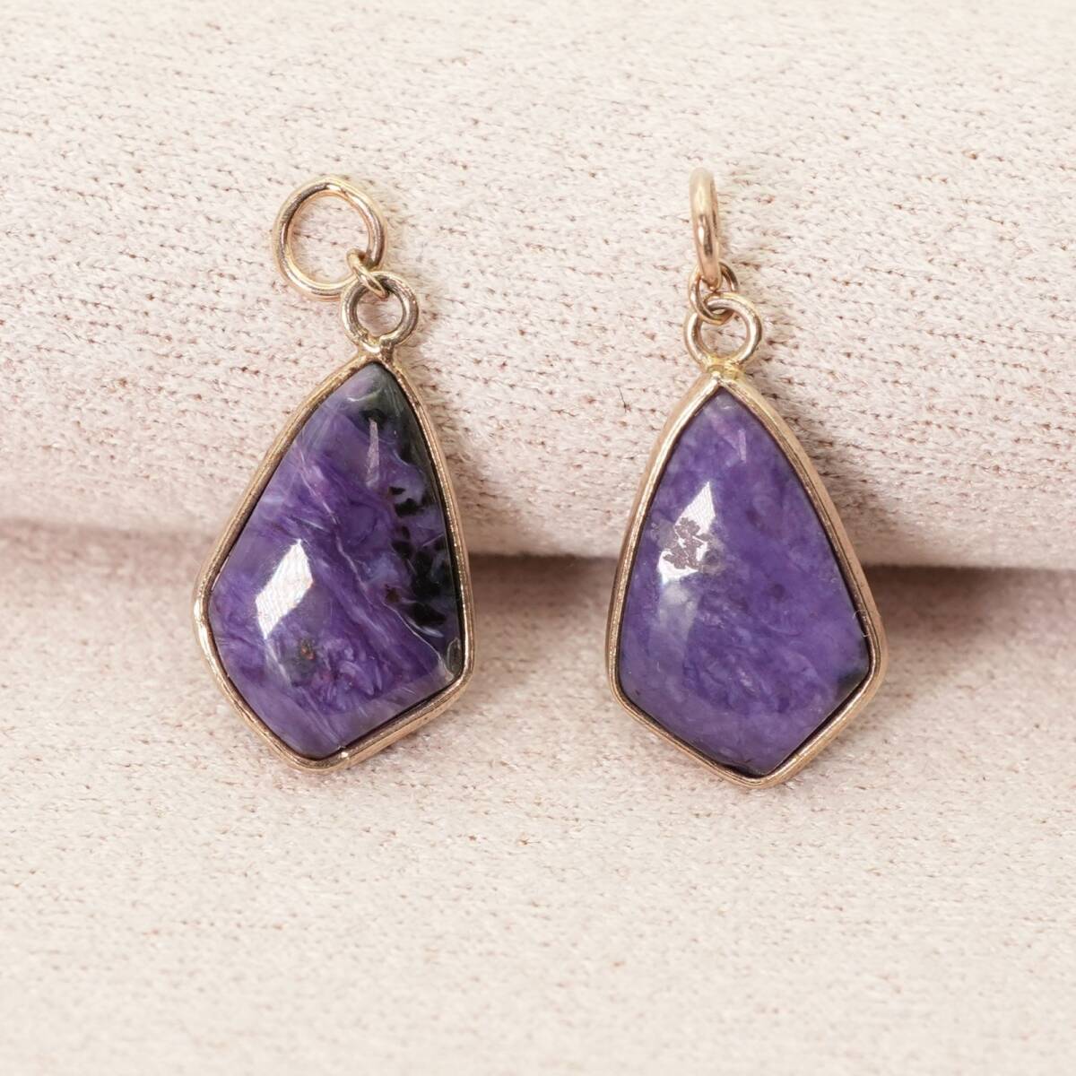 アガット チャロアイト ドロップ ピアスチャーム K10/25-432S拍卖