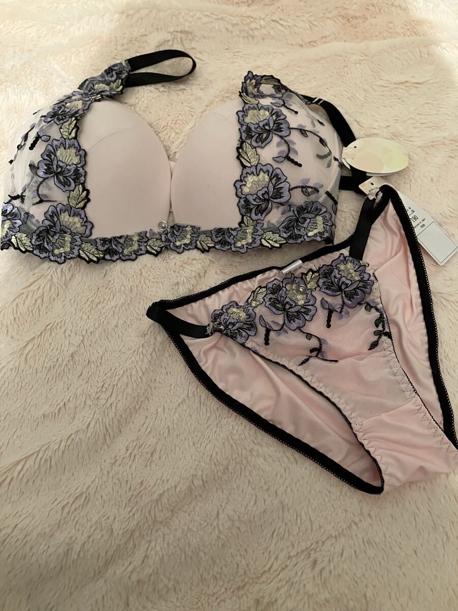 Iカップ ピンク フラワー刺繍/脇高 ブラ&ショーツセット I90 3L拍卖
