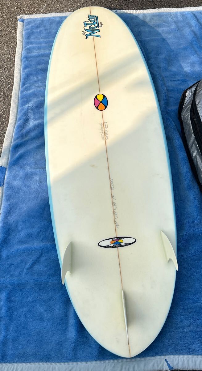 マッコイサーフボードのデザインです。オーストラリアのシェイパーであるジェフ・マッコイがデザインしたサーフボード 長さ約195㎝拍卖