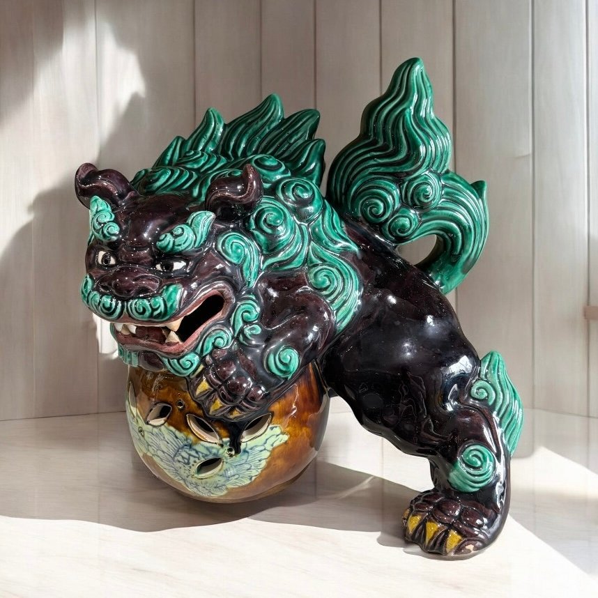 【FU10】九谷焼 糠川清章 八幡窯 色絵 玉獅子 玉乗り獅子 唐獅子 置物 美術品 縁起物 オブジェ 陶磁器 陶器 骨董品 アンティーク拍卖
