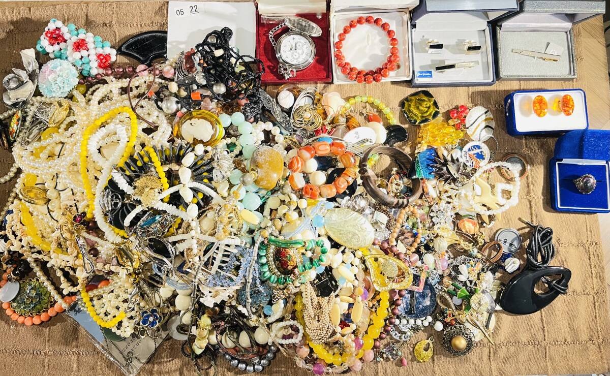 ●0522● 100サイズ 約5.3kg アクセサリー 整理品 遺品整理 レディース ネックレス ブローチ 指輪 まとめ 大量まとめ拍卖