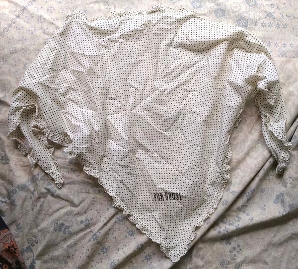 PINK HOUSE 三角形ショール オフホワイト系 黒ドット柄 くすみカラー 三角ストール 約146x72cm 肩掛け 羽織 水玉 オフ白 ピンクハウス used拍卖