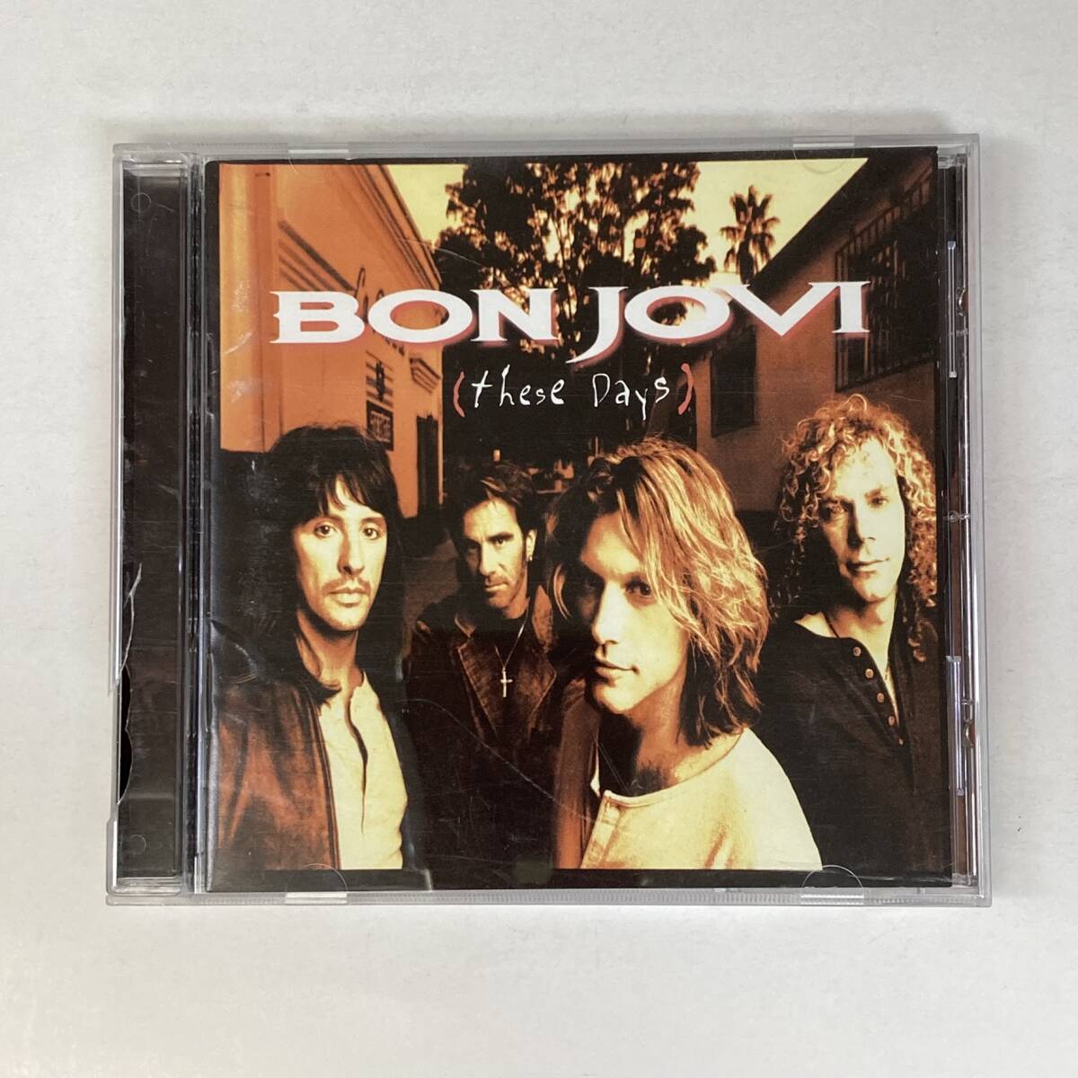 HR009 CD *BON JOVI *these Pays *ケース破損拍卖