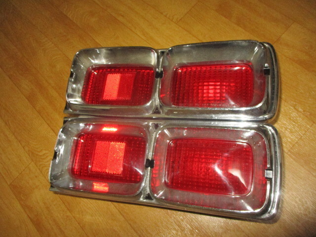 スカイライン ハコスカ・後期 当時物 アンチ・金属製リム テール 左右 美中古 ケンメリ・510拍卖