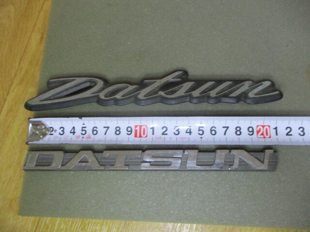 日産 NISSAN ダットサン・ケンメリ・ハコスカ・501・SR311・S30Z・サニー エンブレム 美中古 2個 旧車拍卖