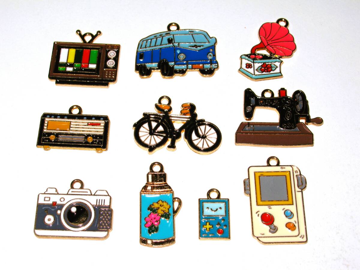 新品【昭和レトロ チャーム 10種類】アクセサリー 昭和家電 ノスタルジー お洒落 おしゃれ かわいい 可愛い ビンテージ風 ブラウン管テレビ拍卖