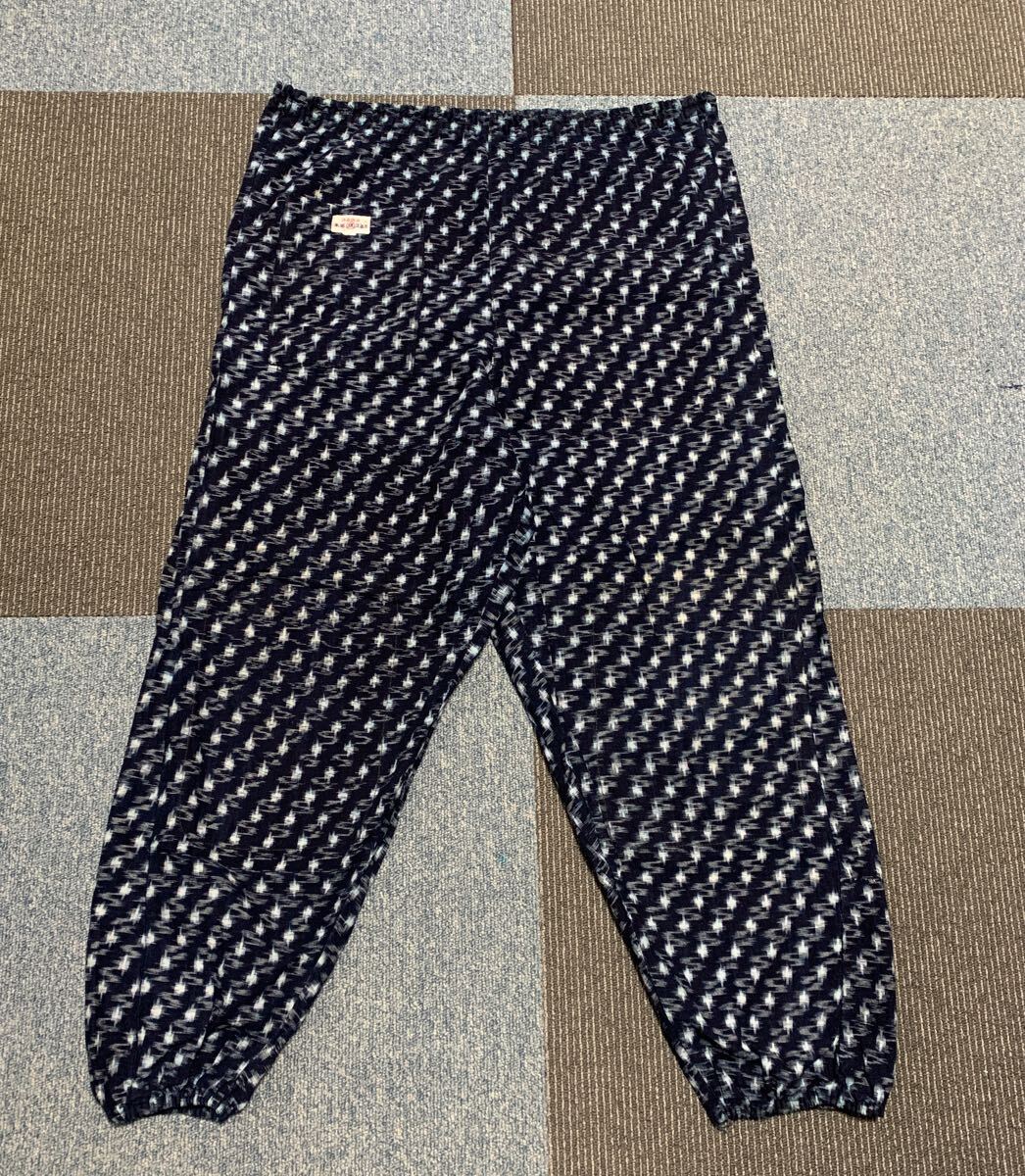 ズボン 本場久留米絣 パンツ もんぺ のら着 野良着 生地 雪ん子 リメイク 素材 ハンドメイド 古布 絣 手作り パッチワーク かすり(A-2594)拍卖