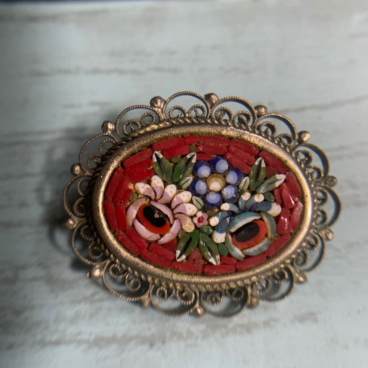 ブローチ マイクロモザイクミクロモザイク お花のブローチ 銀線細工 モザイクビンテージ ITALY イタリア ブローチ 赤 レッド (A2493)拍卖