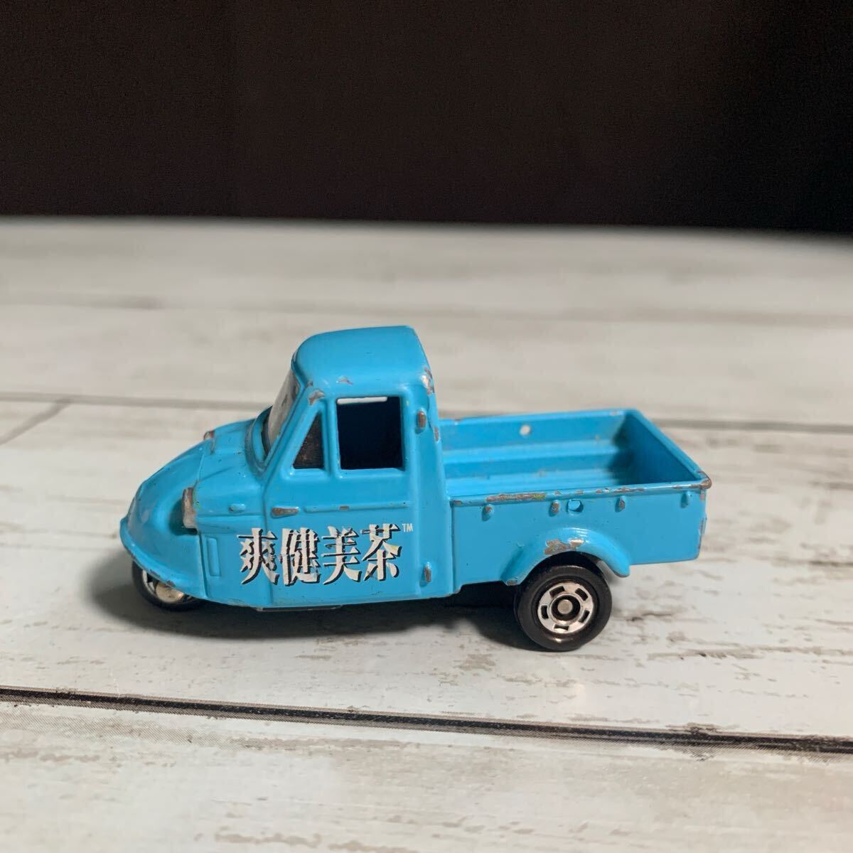トミカ tomica ミニカー ダイハツ DIHATSU ミゼット 爽健美茶 三輪車 S=1/50 (A-2557)拍卖