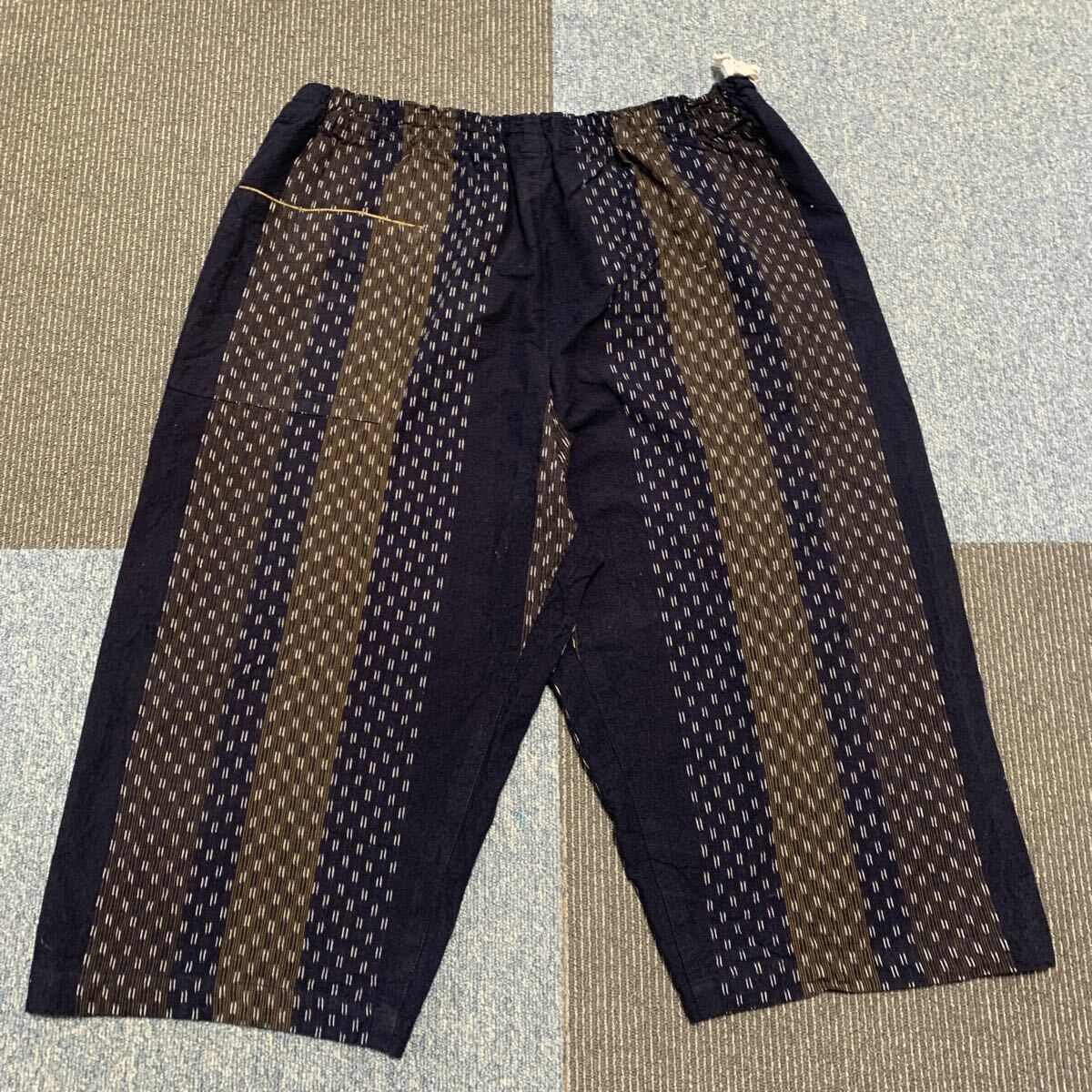 ズボン パンツ 短パン もんぺ のら着 野良着 生地 リメイク 素材 ハンドメイド 型染め 手作り パッチワーク かすり ポケット付き (A-2728)拍卖