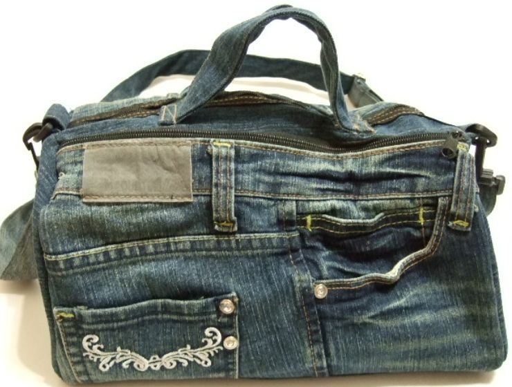 横浜最新 魅惑のデニム手提げ&ショルダーツーウェイバッグ♪リメイクオリジナルバッグ横巾31cm縦16cmマチ17cm底板付き 送料無料ξblξ ξ53拍卖