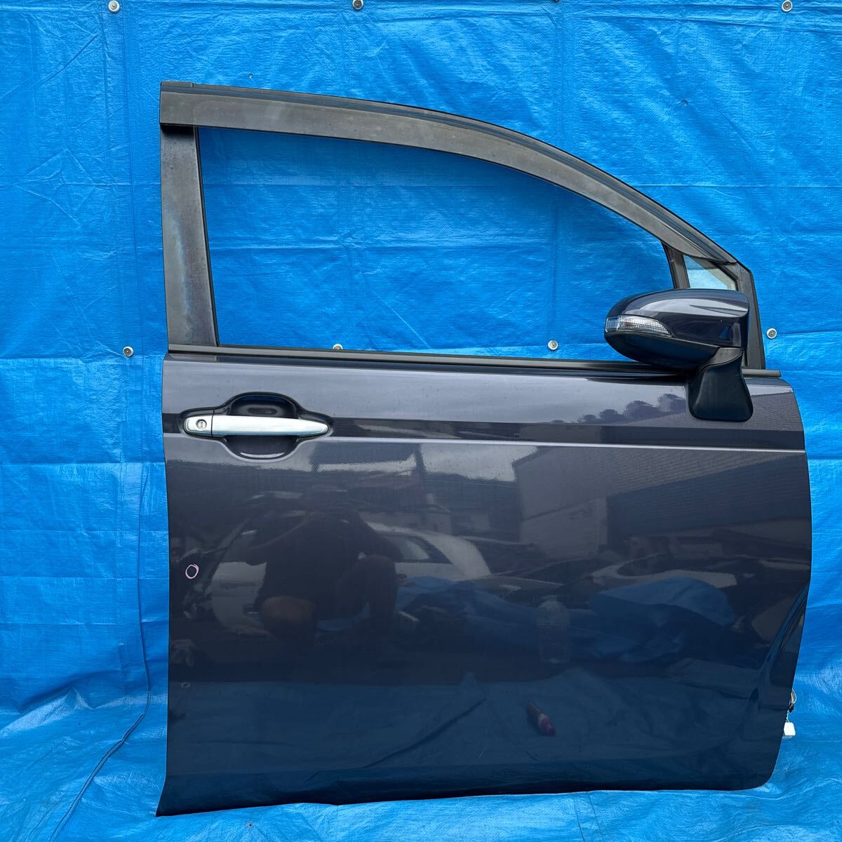 ◆トヨタ スペイド《NSP140 NSP141 NCP141 NCP145》純正 右 フロント ドア サイドミラー付 カラー 9AF(ダークバイオレット) 67001-52470◆拍卖