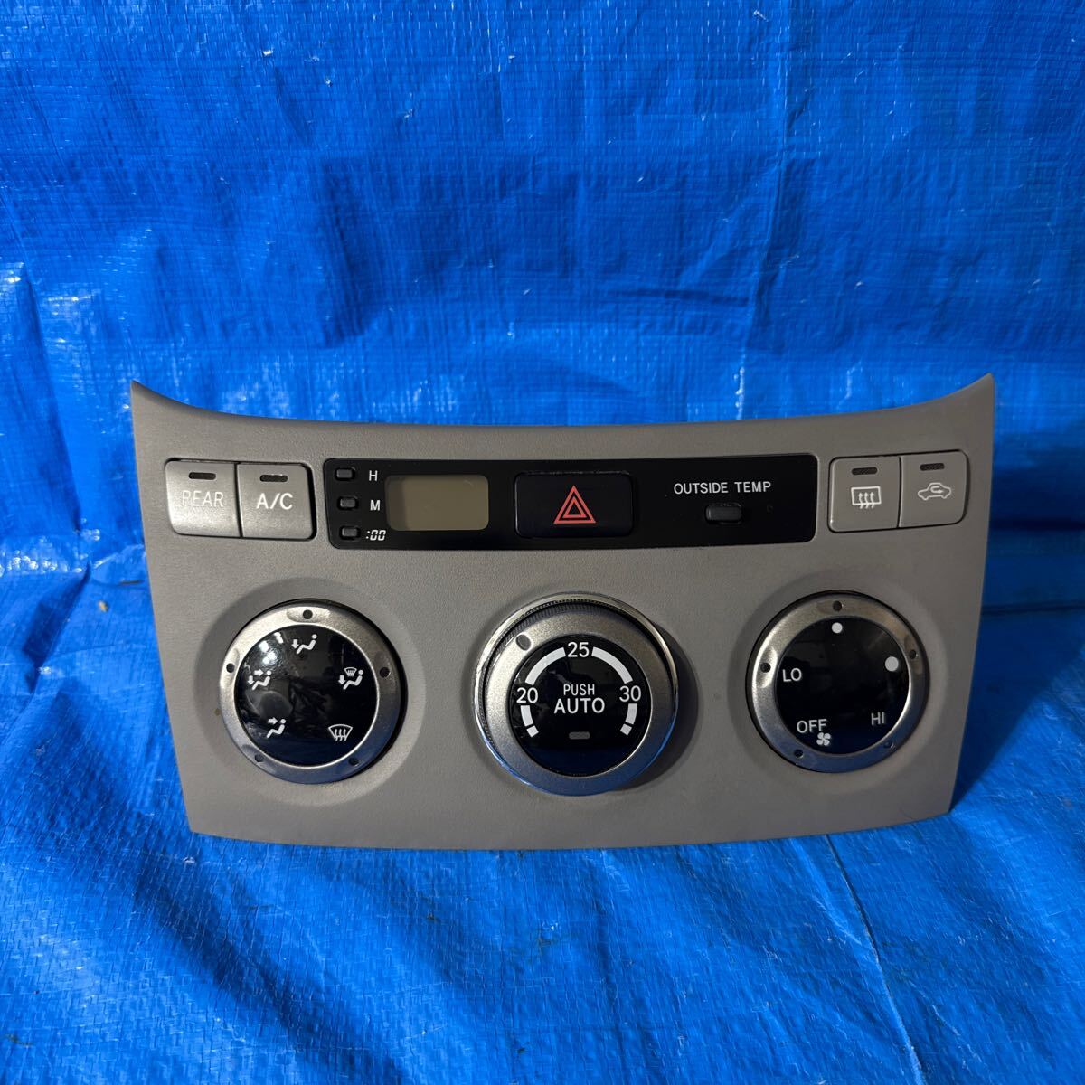 ◆トヨタ ノア ヴォクシー NOAH VOXY《AZR60G AZR65》純正 エアコンスイッチパネル 8650-28A31 動作OK◆拍卖