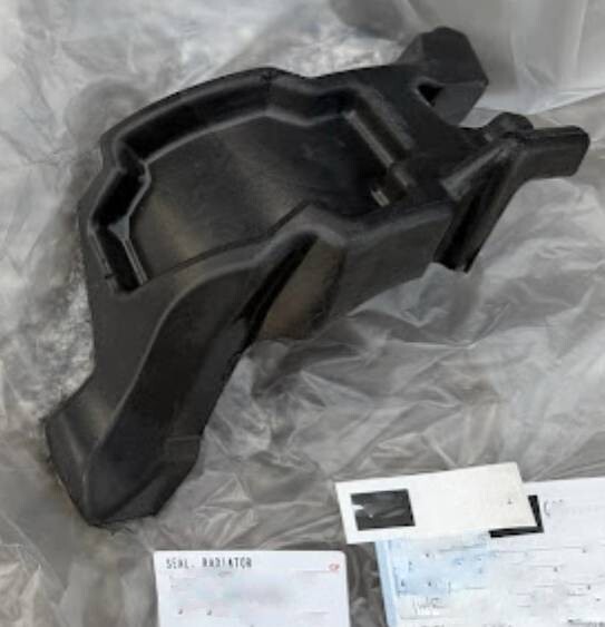 新品 純正品 TOYOTA トヨタ ラジエーターグリル シール 助手席側 ヤリス MXPH10 MXPH15 MXPH14 MXPH17拍卖