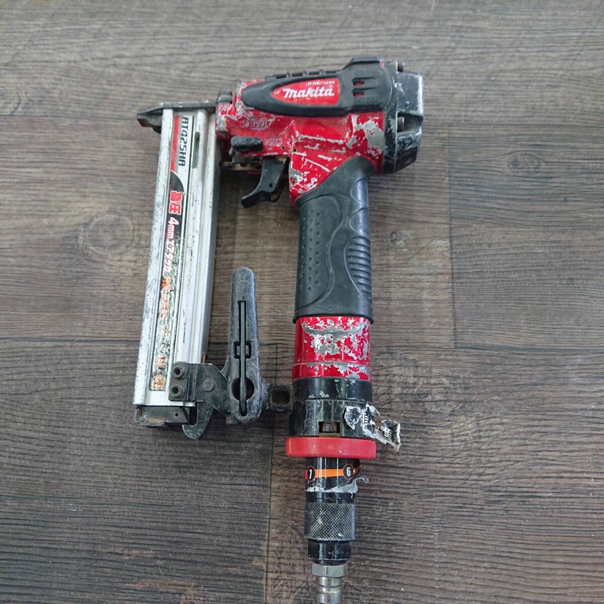 【中古現状品】Makita マキタ AT425HA 4mm 高圧タッカ拍卖