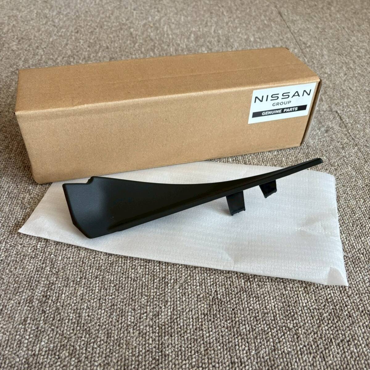 【新品】 日産純正 T32 エクストレイル フロント フェンダー カバー 右 NISSAN Front fender cover RH拍卖