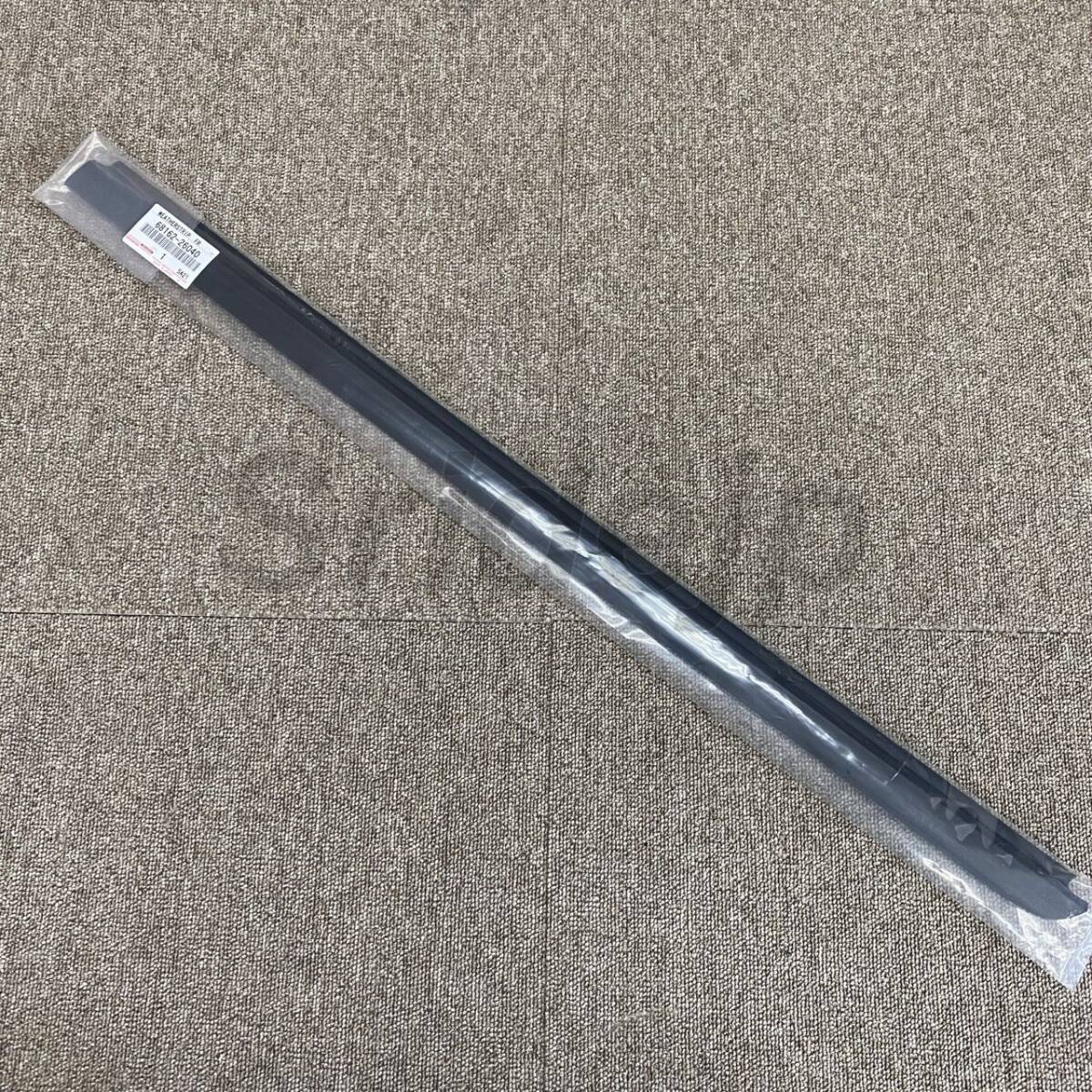 【新品】 トヨタ純正 200系 ハイエース レジアスエース フロントドアガラス ベルトモール 水切り 左 Front door glass belt molding LH拍卖