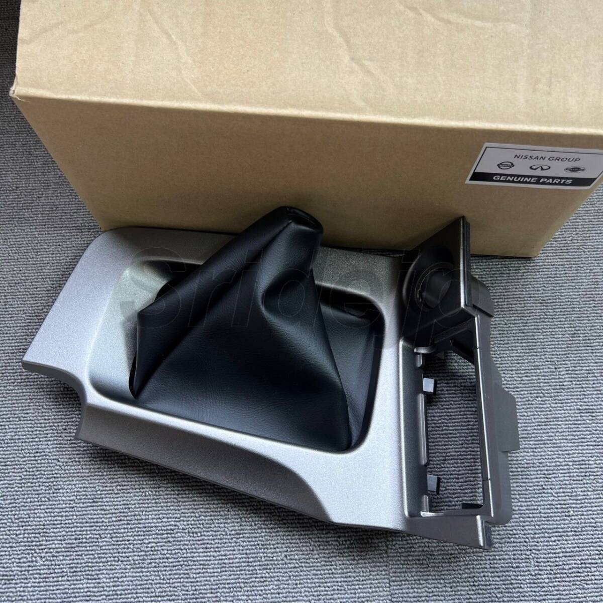 【新品】日産 R34 ER34 HR34 ENR34 スカイライン 純正 シフトパネル ブーツ シフトブーツ コンソール マニュアル NISSAN boot console MT拍卖