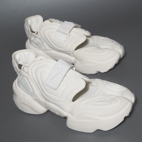 デッド!! 新品 21年製 US 11 / 28cm nike WMNS nike AQUA RIFT アクアリフト 白 サンダル拍卖