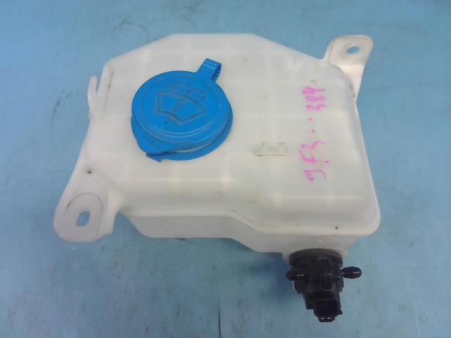 N-BOX 6BA-JF3 ウォッシャータンク カスタムL NH883P 060210-6770 76841-TTA-J01拍卖