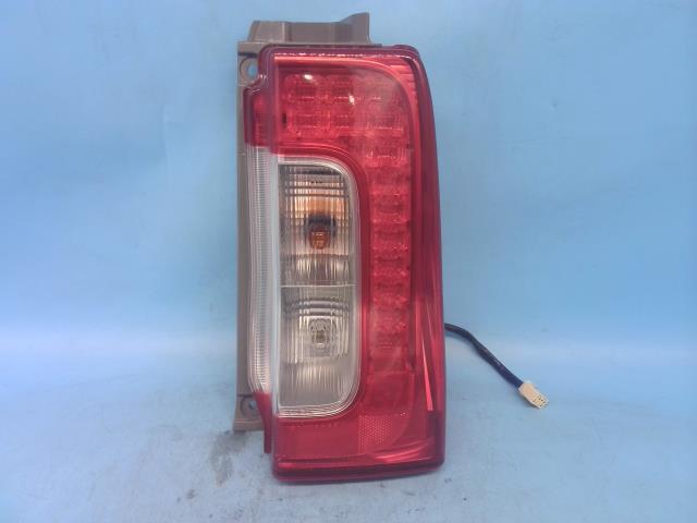 タント DBA-LA600S 右テールランプ X ウェルカムシート R59 220-51391 81551-B2300拍卖