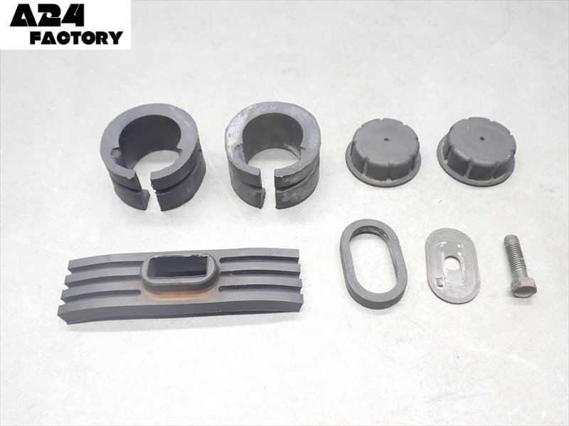 G1R7-0711 ヤマハ XJR1300 タンクラバーマウント 純正品 【RP03J-007*** 2004年式 動画有】拍卖