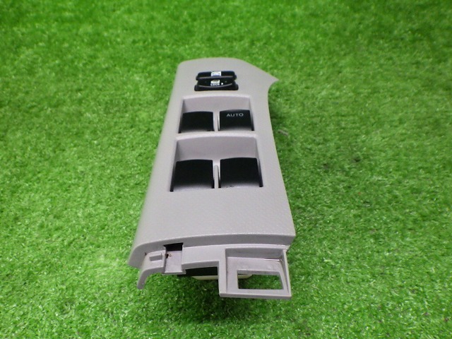 ヴィッツ パワーウィンドウスイッチ SCP NCP90/95 830-1D56 トヨタ 250702050拍卖