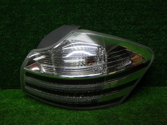 ブレイド 右テールレンズ AZE154/156 12-524 トヨタ 前期 LED球切れ無し 250726045拍卖