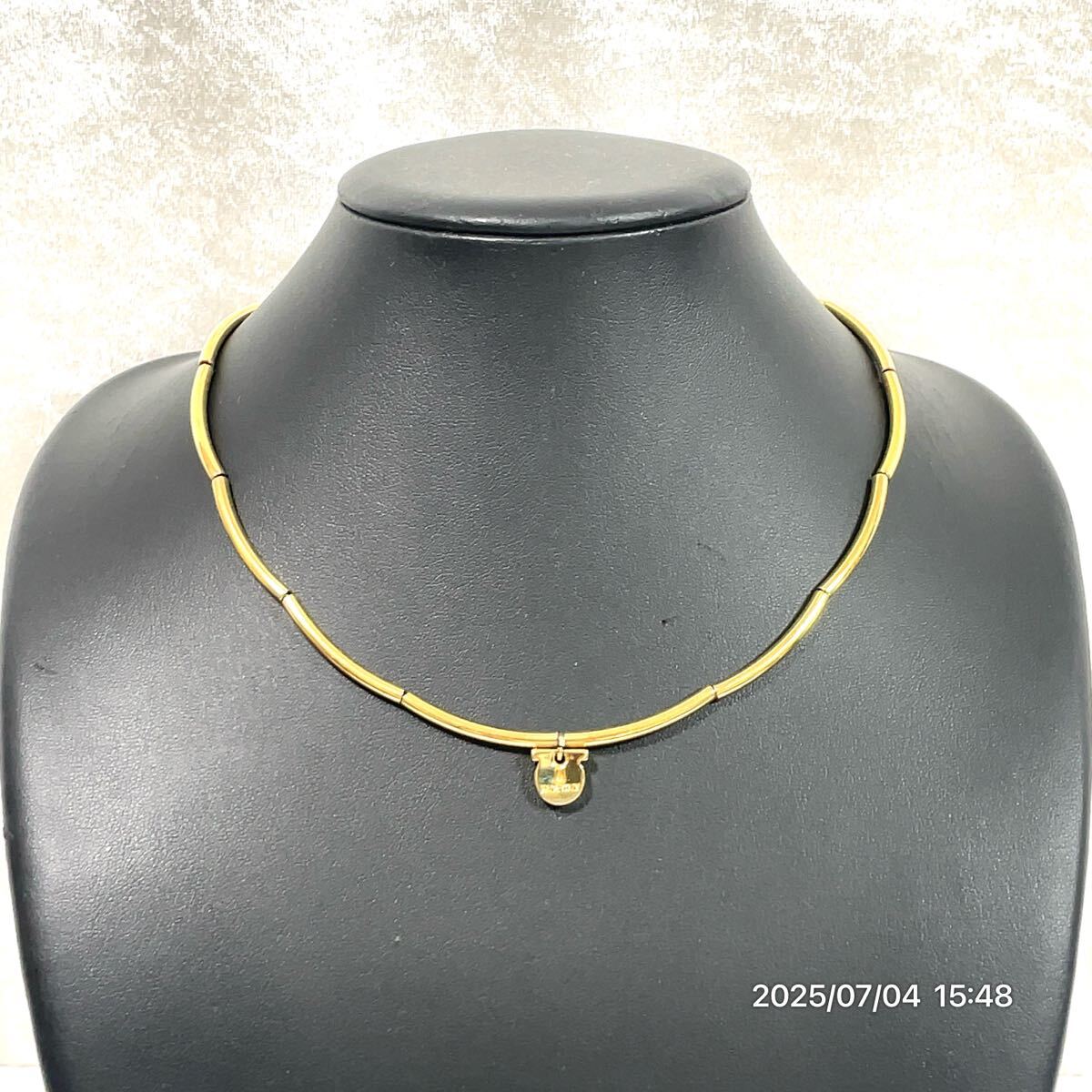 Ferragamo サルヴァトーレフェラガモ ガンチーニ ブランドロゴ ゴールドカラー ネックレス チョーカー アクセサリー 装飾品 小物拍卖