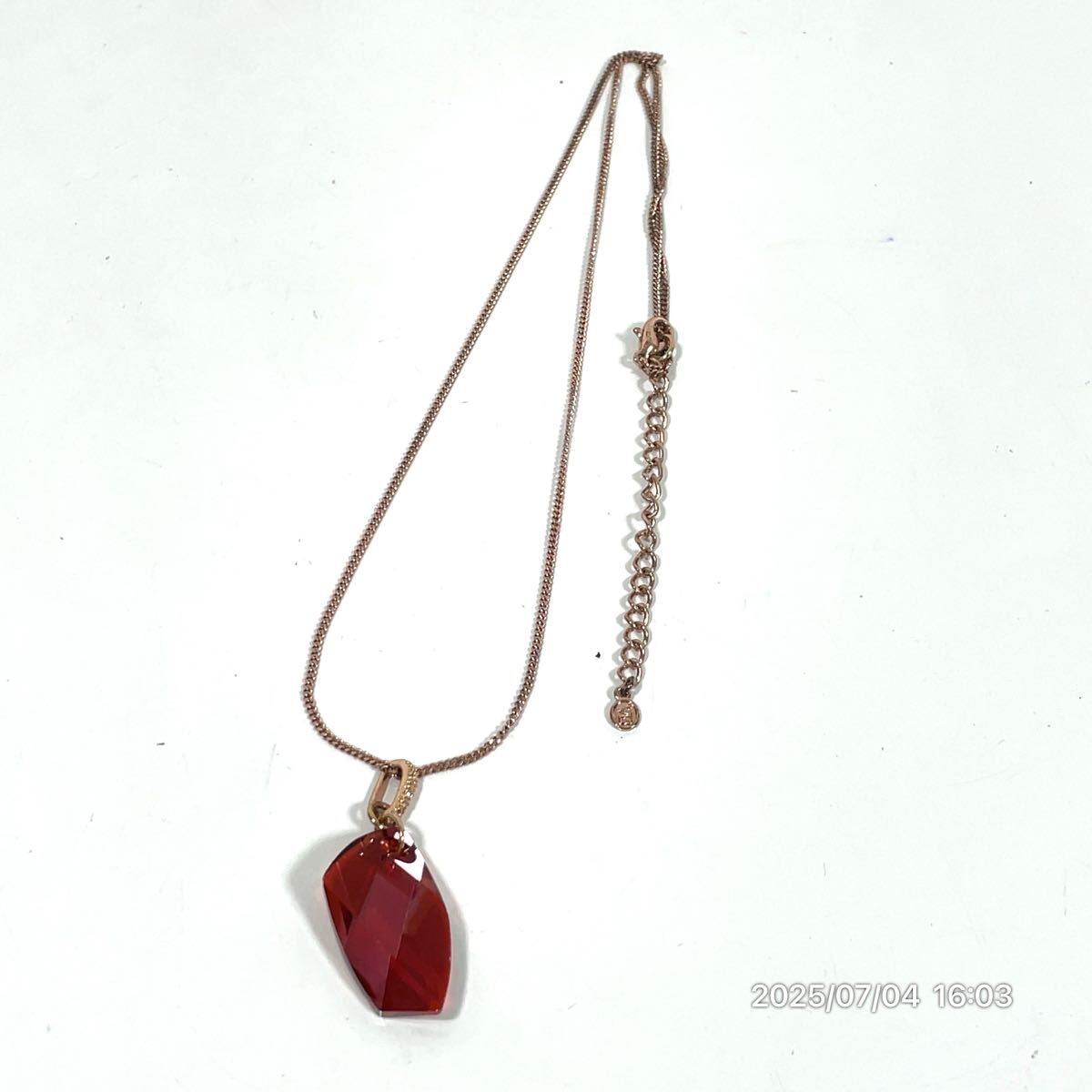 VENDOME ヴァンドーム VBロゴ ラインストーン 色石 ピンクゴールド×レッド系カラー ロングチェーン ペンダント ネックレス アクセサリー拍卖