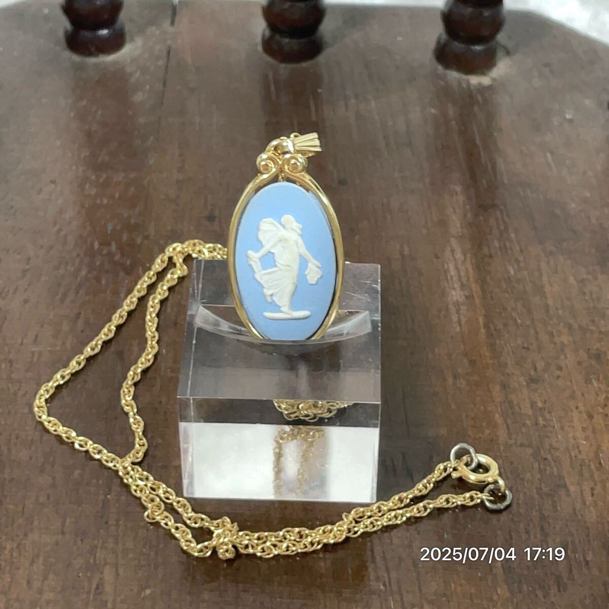 WEDGWOOD ウェッジウッド ジャスパー カメオ ゴールドカラーボディ ツイストチェーン ペンダント ネックレス アクセサリー 装飾品 小物拍卖