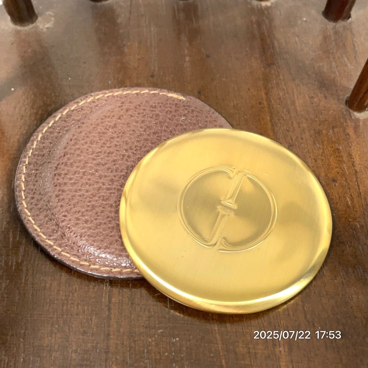 GUCCI グッチ サークル調 GGロゴ ゴールドカラー レザー 革 コンパクト化粧小物 鏡 ミラー 小物拍卖