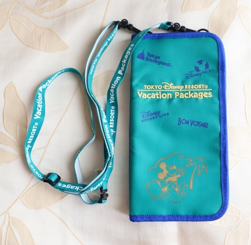 貴重!軽量!東京ディズニーリゾート バケーションパッケージ パスポートケース 2WAY ストラップ取り外し可能拍卖