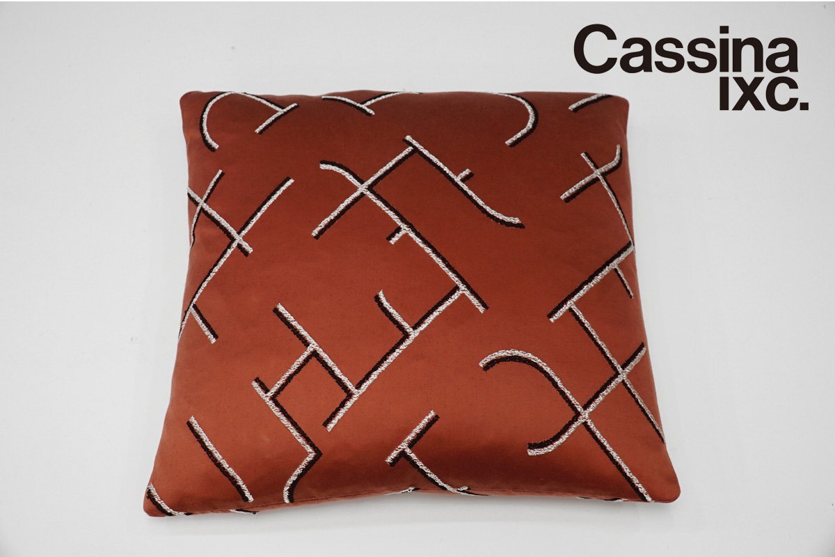 展示極美品 Cassina ixc.(カッシーナ・イクスシー) スクエア フェザークッション43cm×42cm 070601拍卖