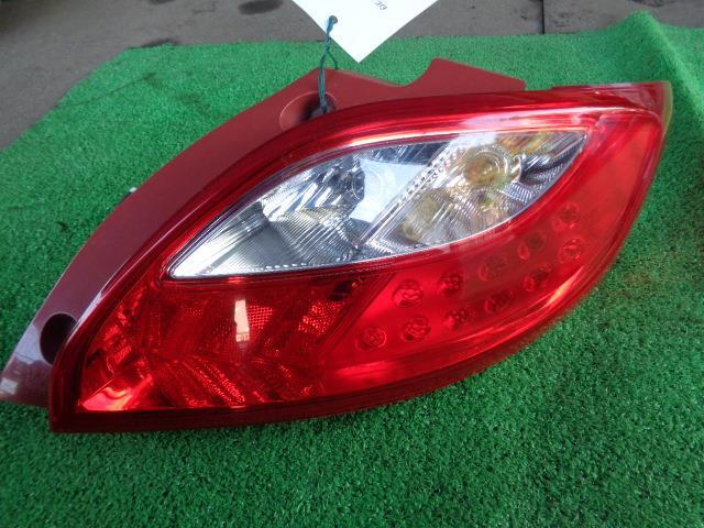 デミオ DBA-DE5FS 純正 右テールランプ/テールレンズ スタンレイ P5776拍卖
