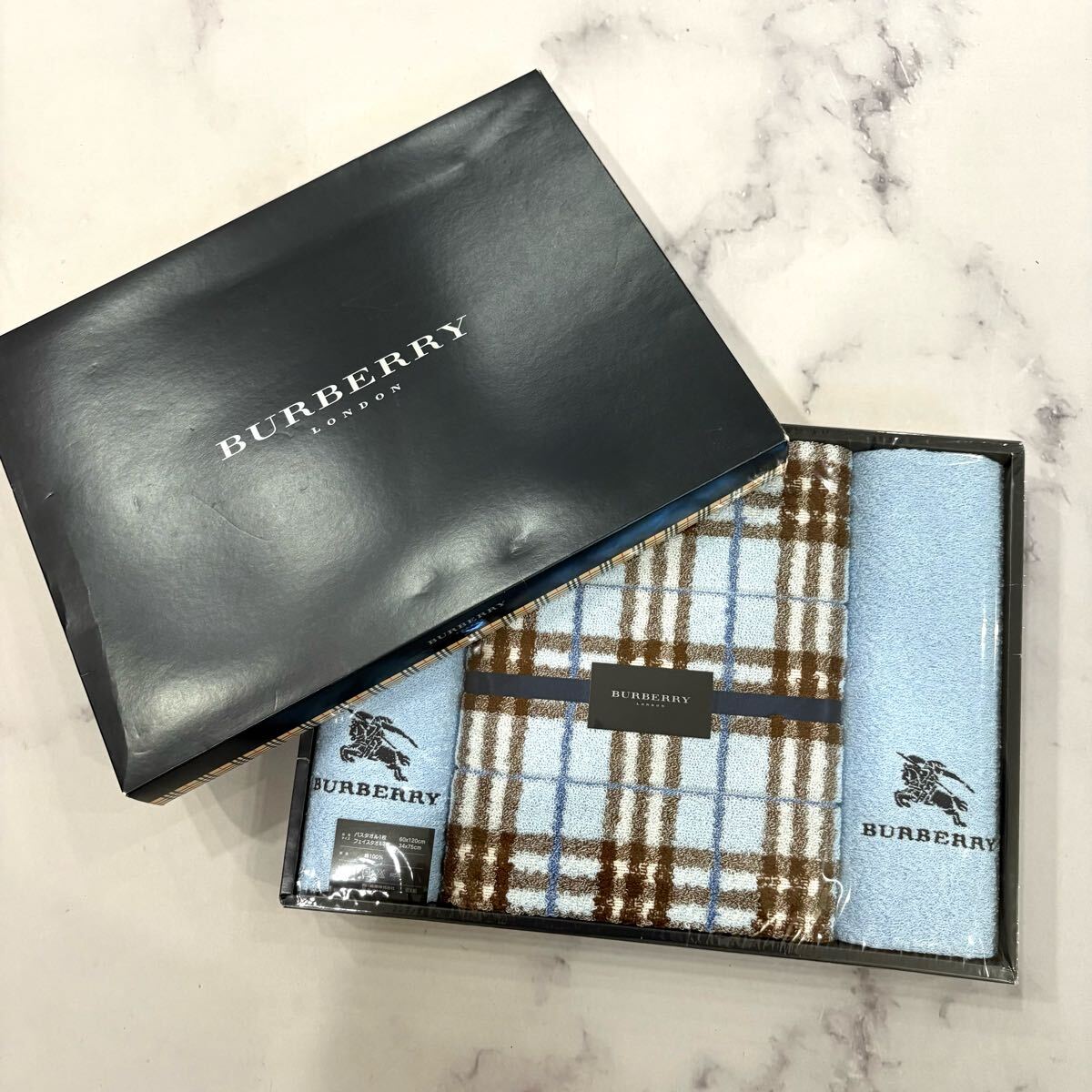 ■ 未使用 '豪華 3点セット' 高級感溢れる BURBERRY LONDON バーバリー COTTON100% パイル地 バスタオル フェイスタオル2枚 服飾 小物拍卖