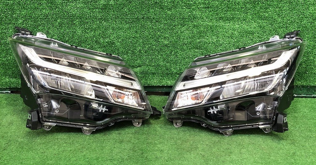 ☆タンク M900A LEDヘッドライトセット ヘッドランプ 点灯OK 取付部折れ レンズ面に傷有り 現状品 ジャンク品 送料サイズ【M】拍卖