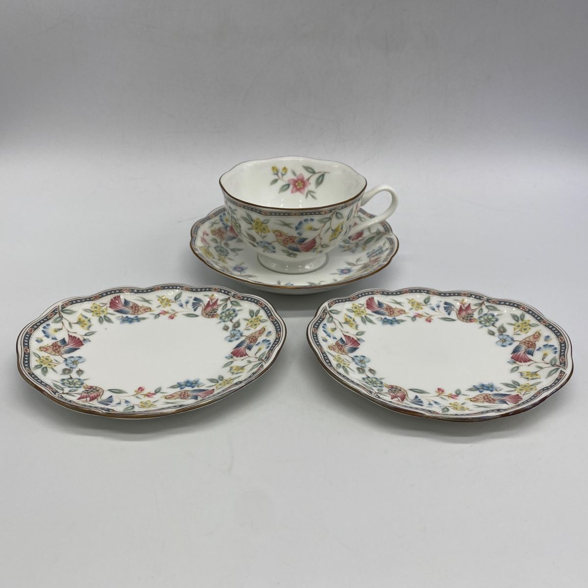 【28694】NARUMI China ナルミ チャイナ 茶器3点セット カップ&ソーサー×1客 ミニプレート×2客 小皿 洋食器 陶器 経年保管 梱包60サイズ拍卖
