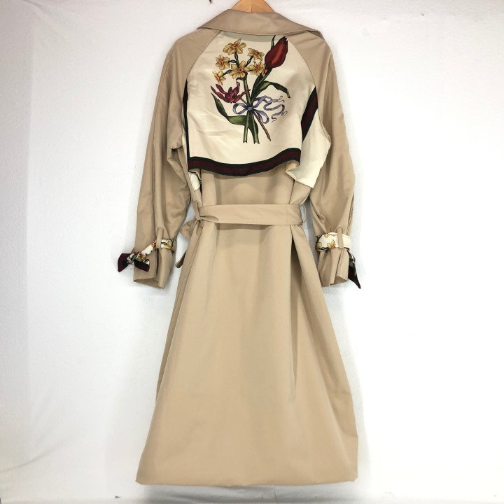 CARDLCQ ドッキングスカーフ サテン トレンチコート SIZE: M ベージュ LH632025070105拍卖