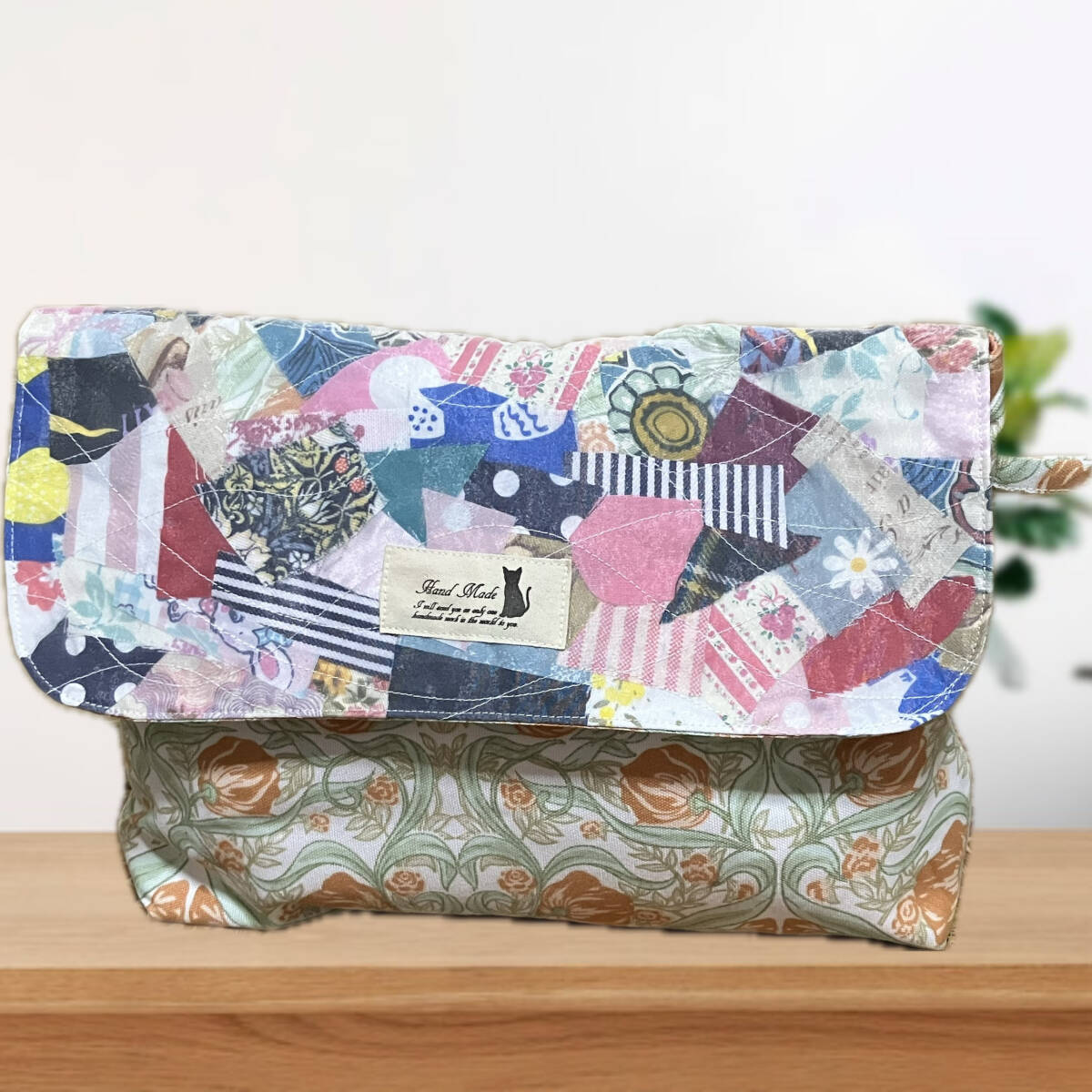 ハンドメイド☆パッチワーク☆花柄のクラッチバッグ☆ベルトを付けてショルダーにも☆拍卖