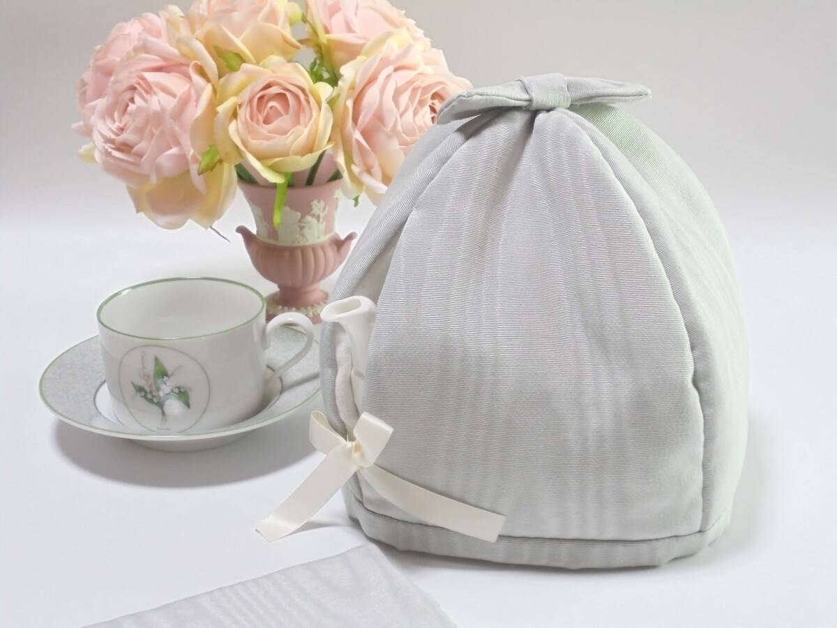 ティーコゼー モアレシルバーグレイ ウェッジウッドやヘレンドなどの大きなポットにぴったりです拍卖