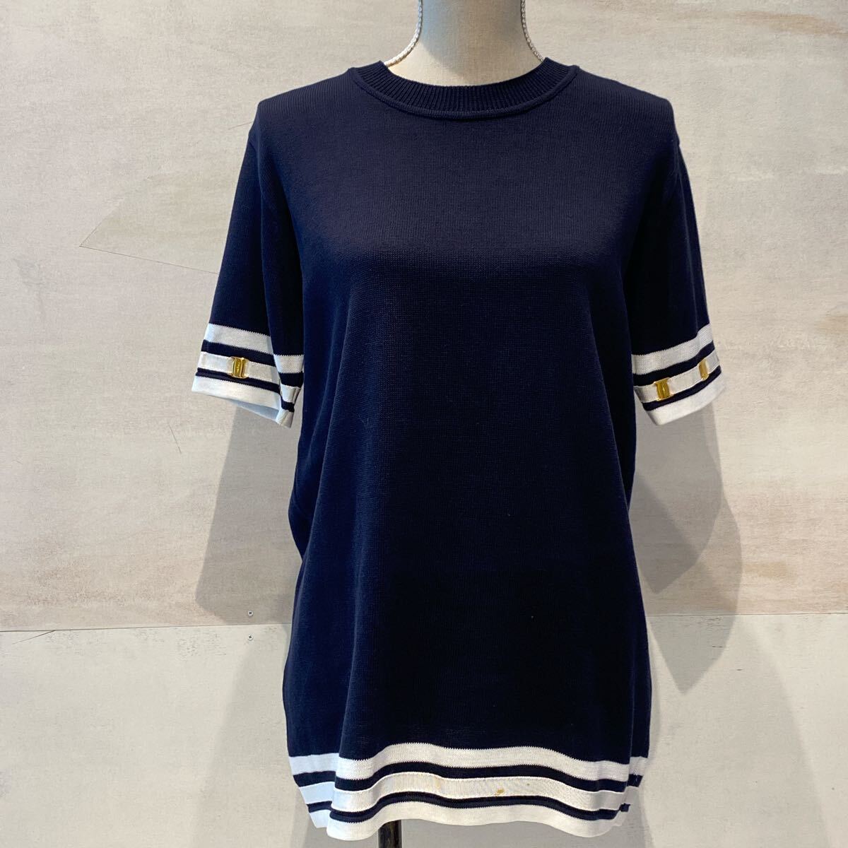 サルヴァトーレフェラガモ 半袖サマーニット ストライプデザイン ネイビー拍卖