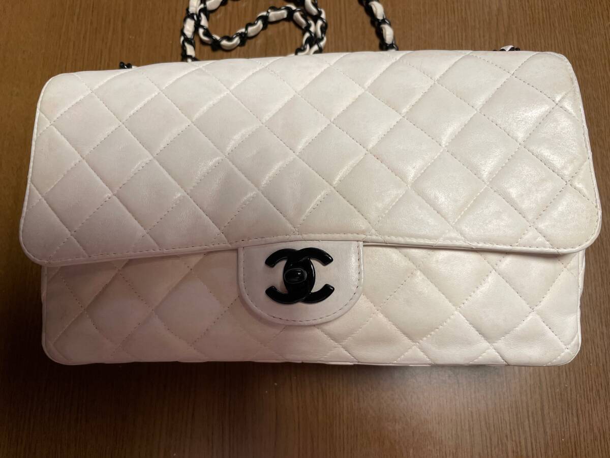 希少シャネル プラスチックのチェーンショルダー白 マトラッセ 美品 本物 送料無料拍卖