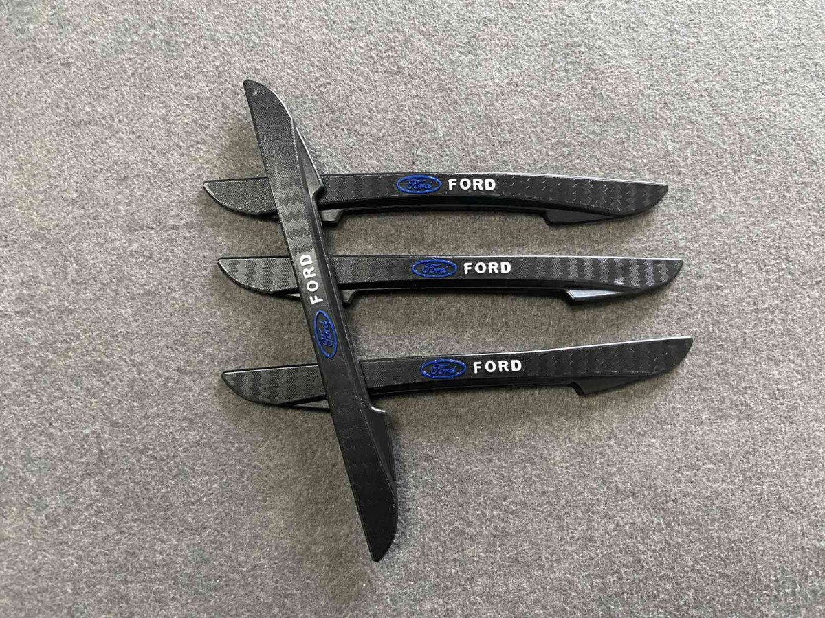 フォード FORD サイドドアガード ドアトリム 4枚入れ サイドドアバンパー 保護ステッカー 傷防止 車用ドアガード 拍卖