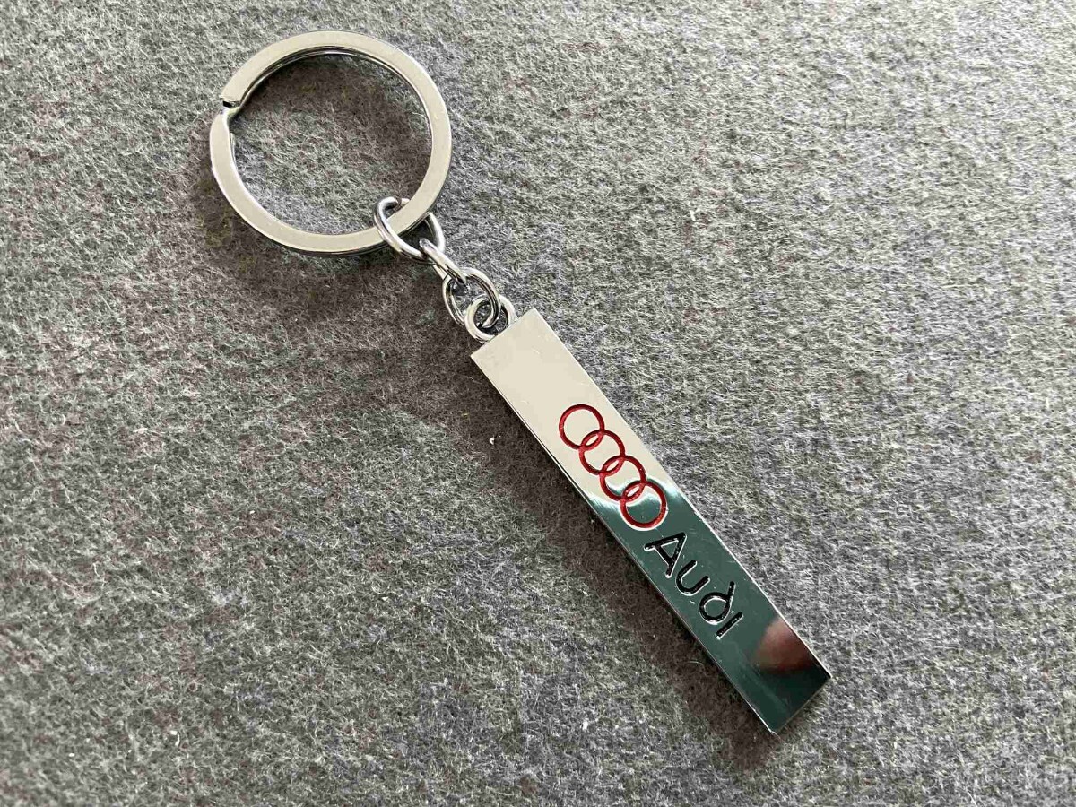アウディ AUDI 212番 キーホルダー オシャレ キーリング メンズ レディース兼用 高級感 車鍵アクセサリー拍卖