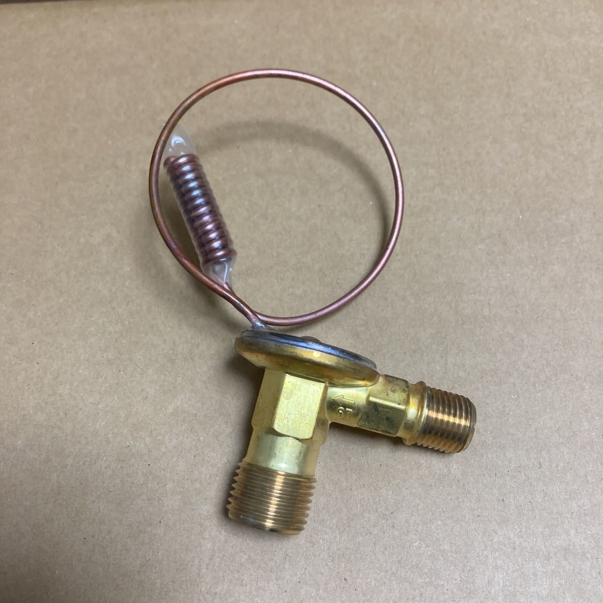 JA71V スズキ ジムニー エキスパンションバルブ エキパン デンソー製 R12用 純正新品 エアコンパーツ拍卖