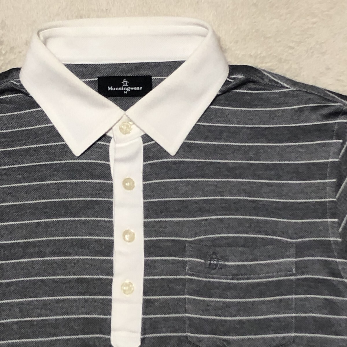 美品 Munsingwear マンシングウェア 半袖ポロシャツ ゴルフシャツ ゴルフウェア グレーボーダー ロゴ刺繍 Mサイズ拍卖